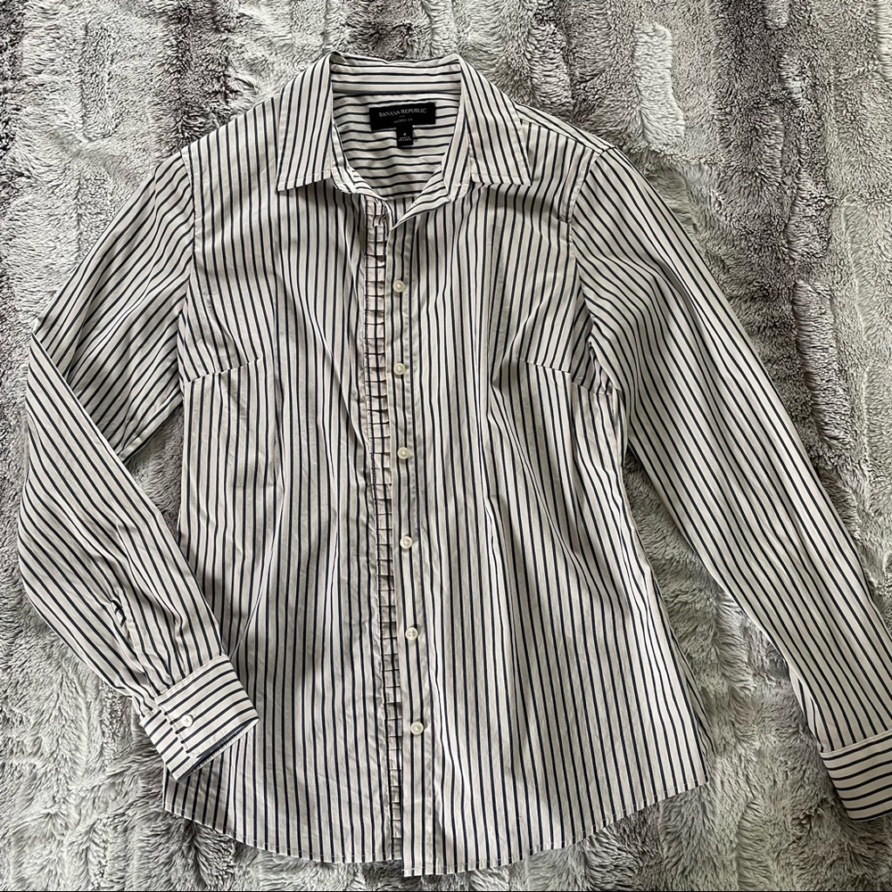 Banana Republic | Navy and white pinstripe ruffle button down shirt Size 4